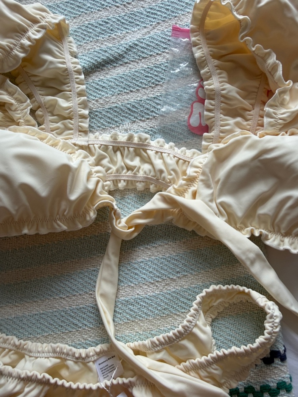 Strawberry Milk Mob Cream Ruffled Bikini Set - Picture 7 of 10
